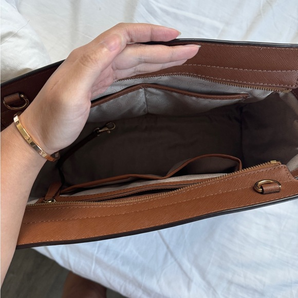 Michael Kors Selma Saffiano Tan/Brown Leather Bag - Picture 4 of 6